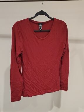Lilikoi - Women’s Long Sleeve Scoop Neck Top - Burgundy